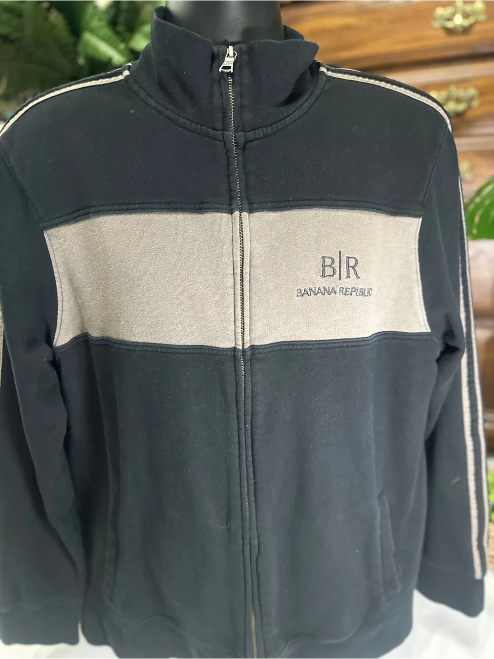 Banana Republic Men's Black and Beige Zip-Up Sweater Jacket Size XL